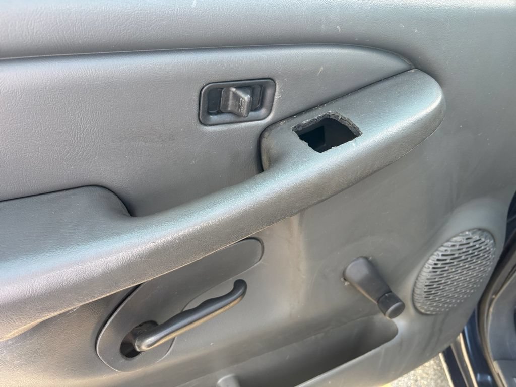 Used 2007 Chevrolet Silverado 1500 W/T RWD image 16