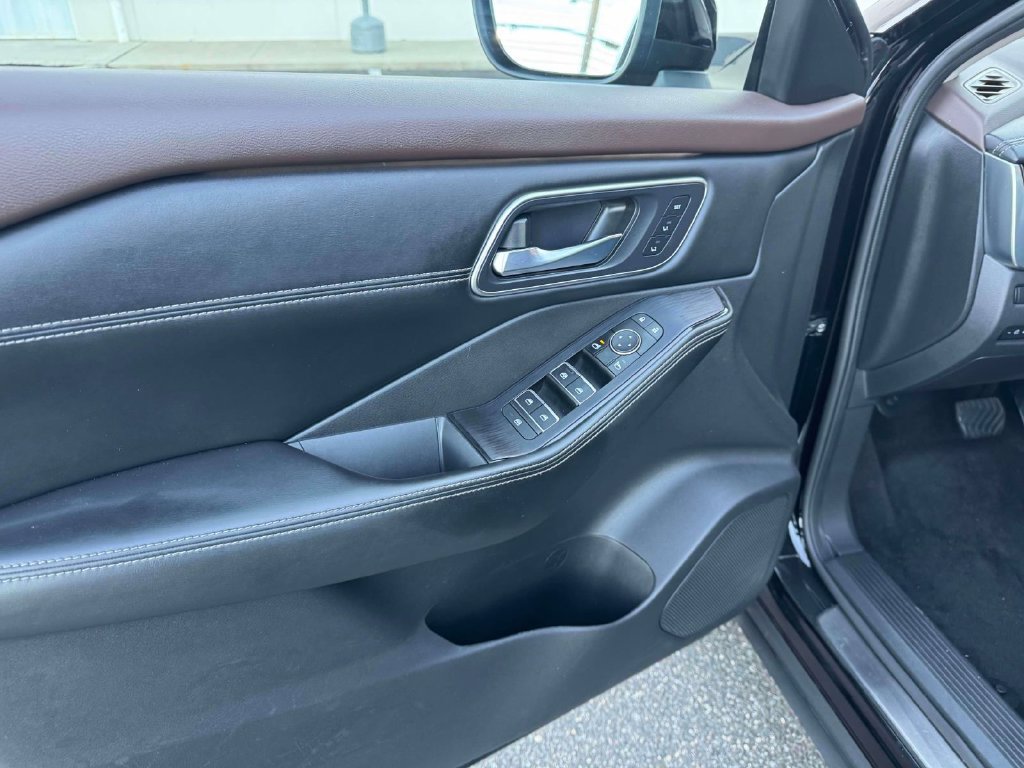 Used 2023 Nissan Rogue Platinum w/ Platinum Premium Package AWD/4WD image 18