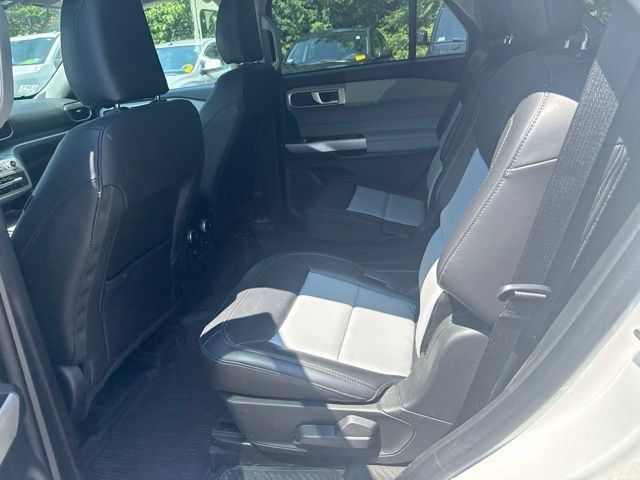 Used 2023 Ford Explorer XLT w/ Equipment Group 202A AWD/4WD image 8