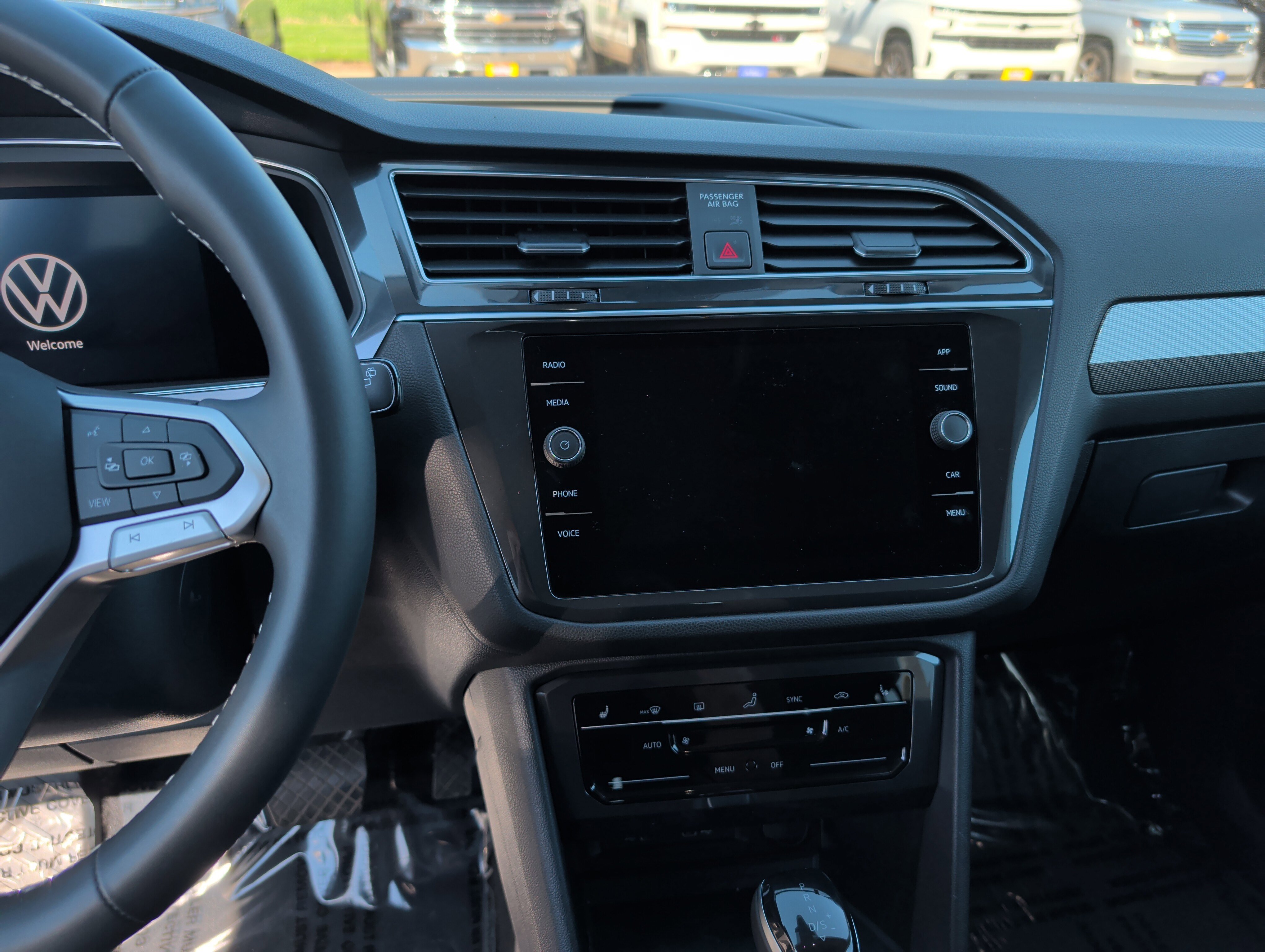 Used 2022 Volkswagen Tiguan SE AWD/4WD image 9