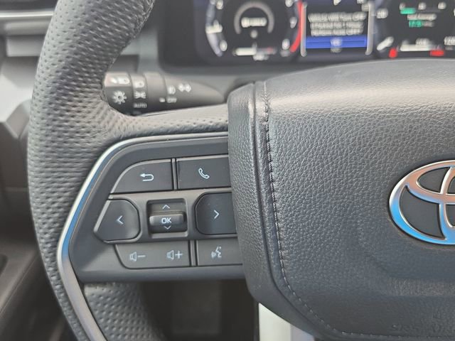 Used 2025 Toyota Tacoma TRD Off-Road image 16