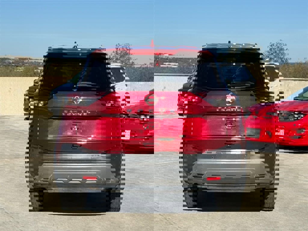 Used 2023 Nissan Rogue SV w/ SV Premium Package image 7