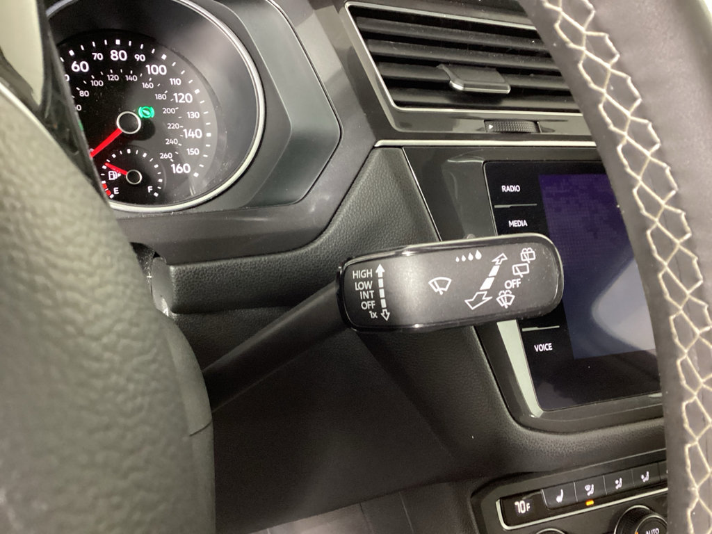 Used 2021 Volkswagen Tiguan SE R-Line AWD/4WD image 22