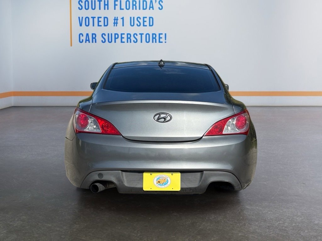 Used 2011 Hyundai Genesis 2.0T image 4