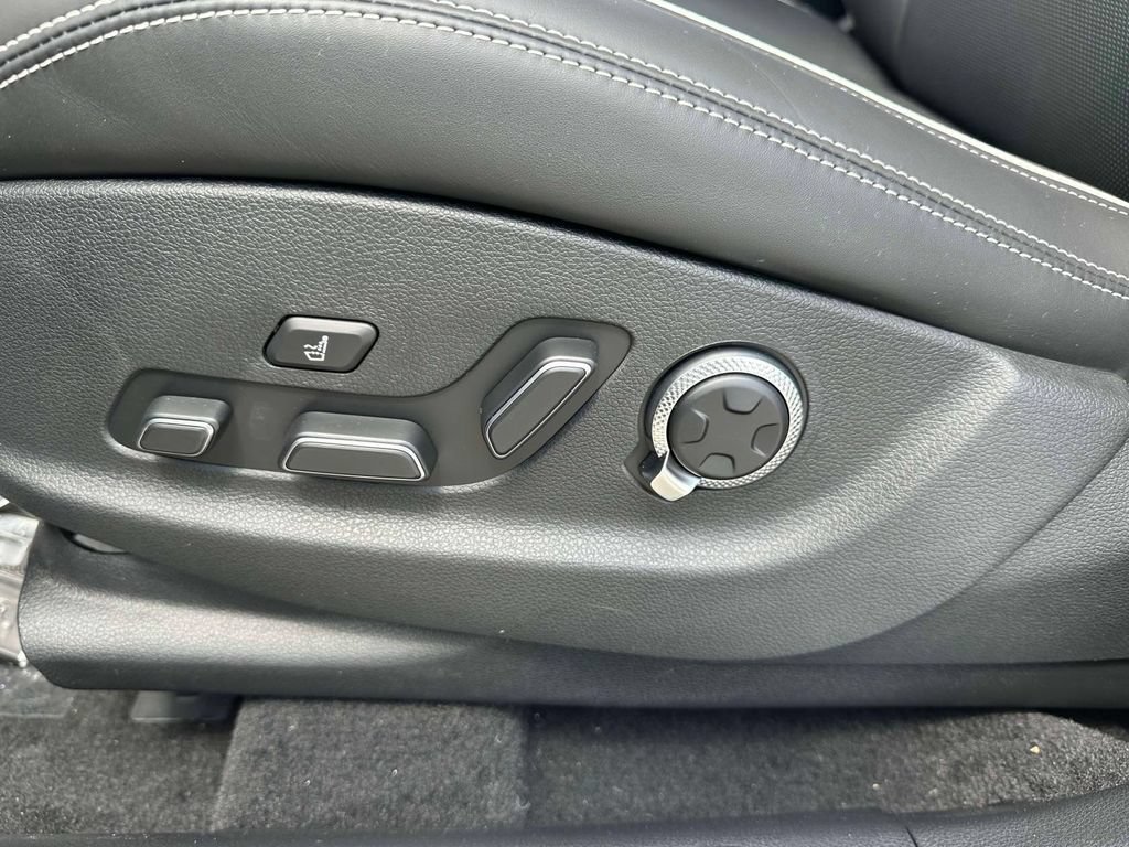 New 2025 Genesis Electrified GV70 w/ Prestige Package AWD/4WD image 29