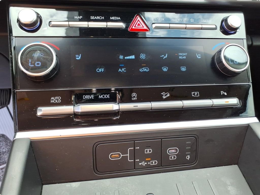 Used 2025 Hyundai Santa Fe SEL image 24