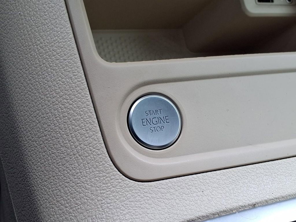 Used 2017 Volkswagen Tiguan S AWD/4WD image 19