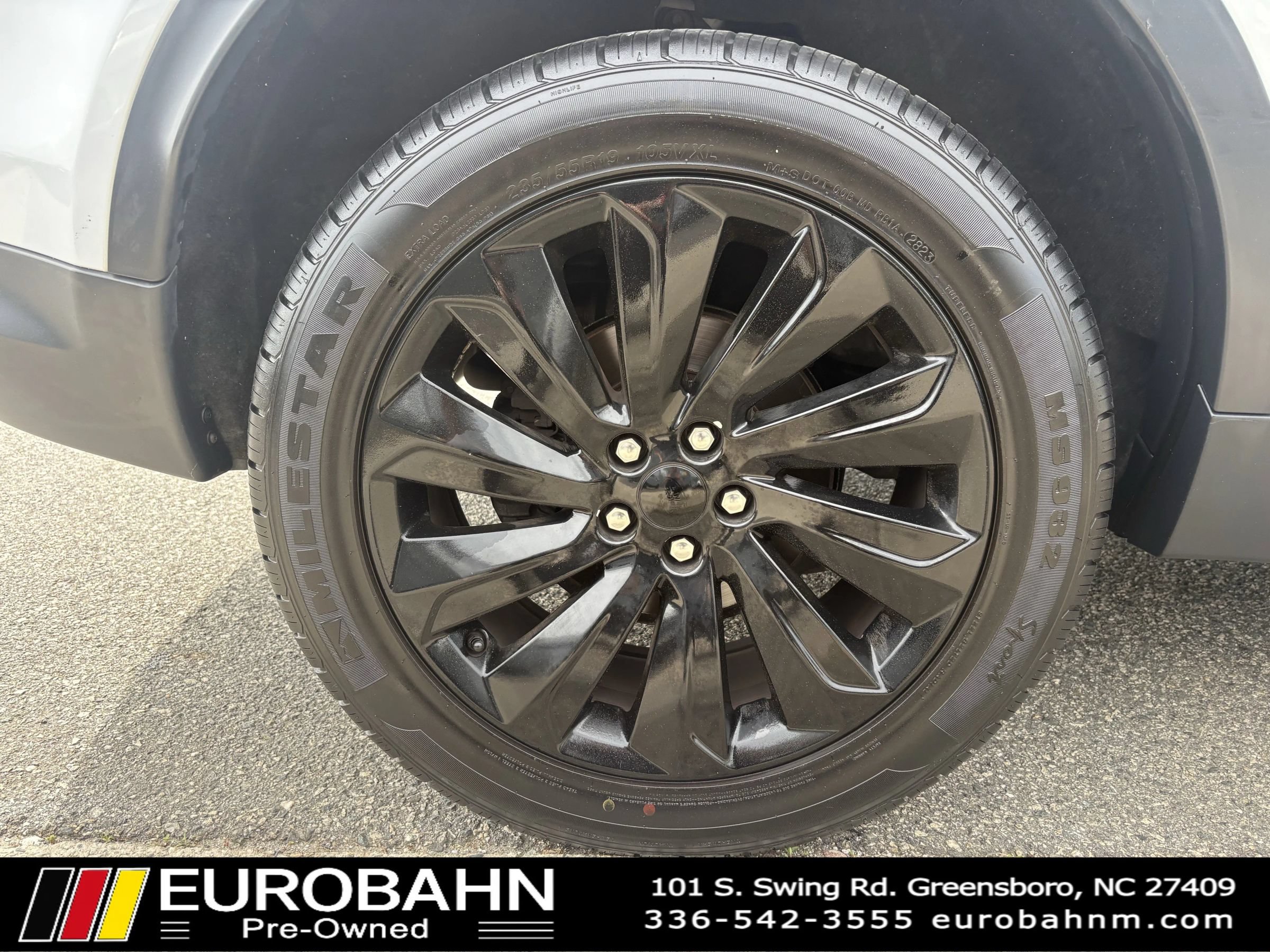 Used 2020 Land Rover Discovery Sport SE AWD/4WD image 32
