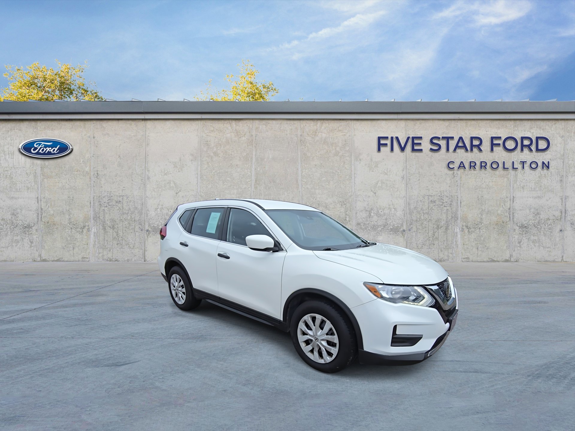 Used 2019 Nissan Rogue S FWD image 2