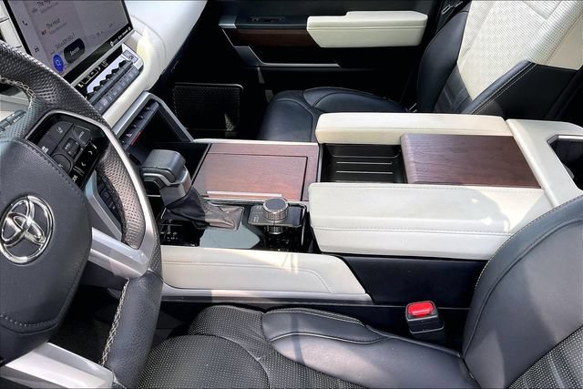 Used 2024 Toyota Sequoia Capstone RWD image 13