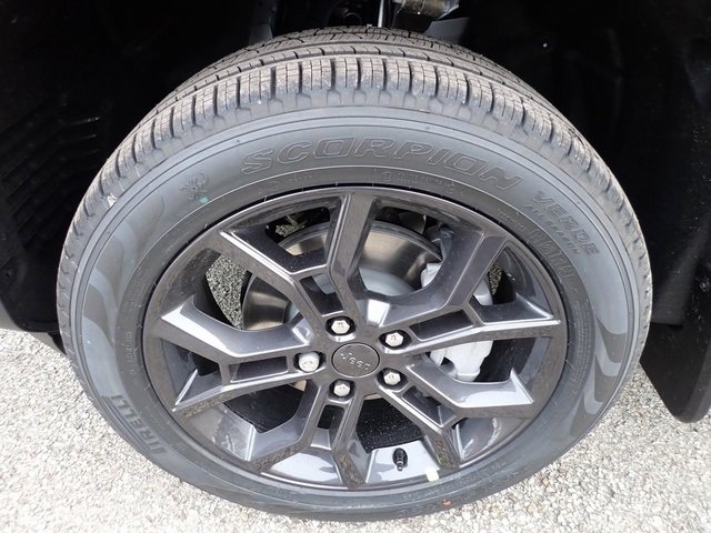 New 2025 Jeep Grand Cherokee Limited w/ MOPAR Finishing Package image 11