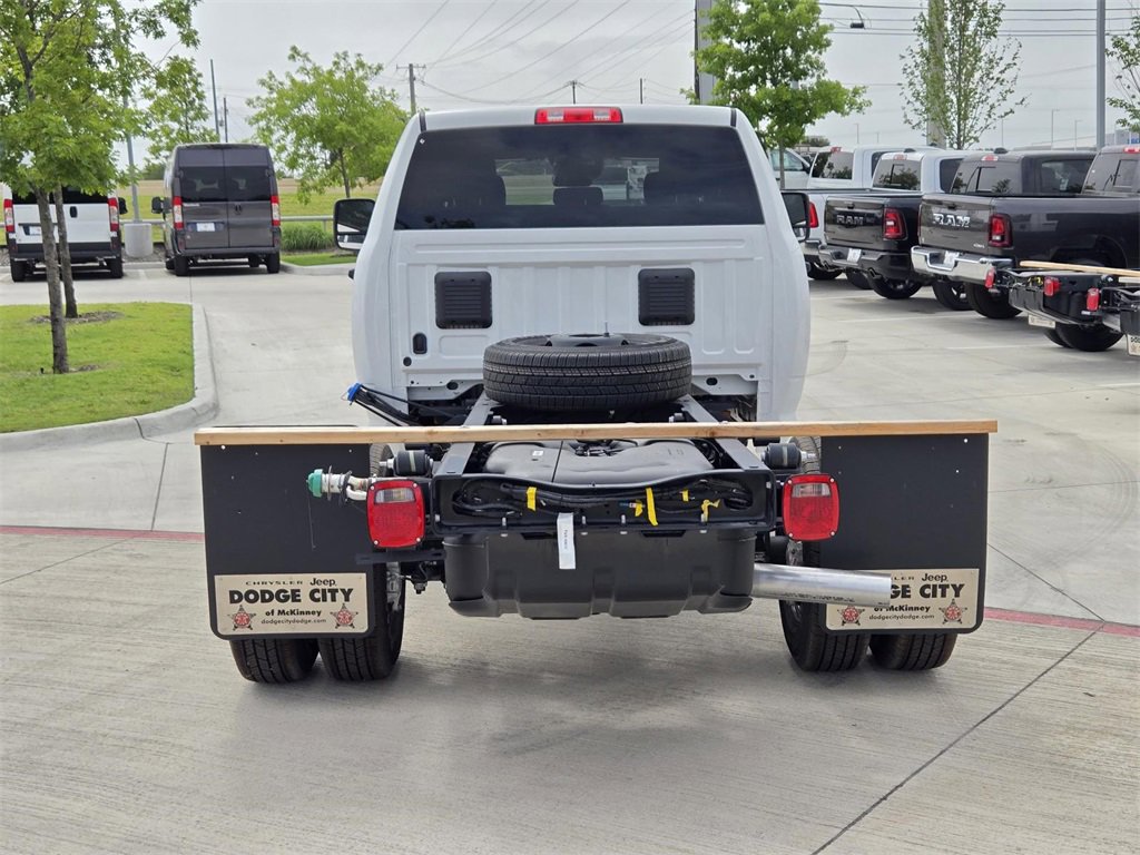 New 2025 RAM 3500 Tradesman w/ Chrome Appearance Group image 4