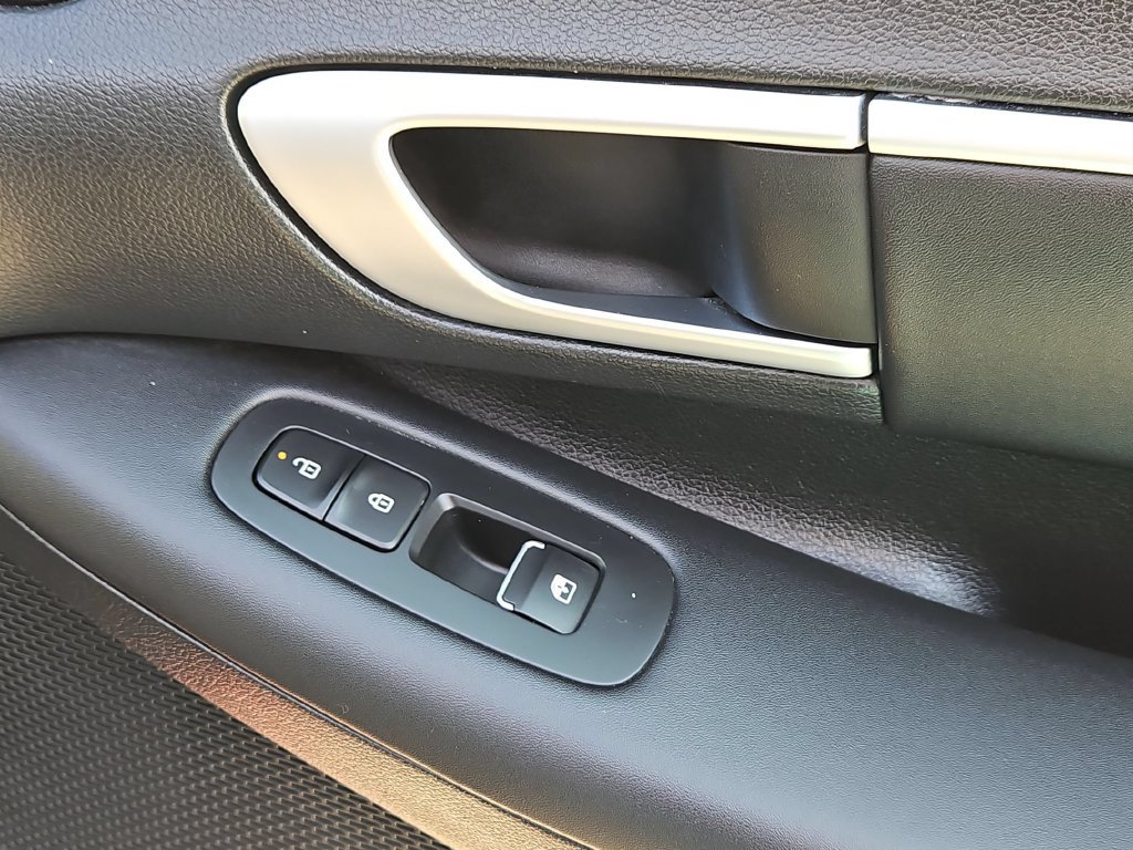 Used 2025 Hyundai Sonata SEL FWD image 34