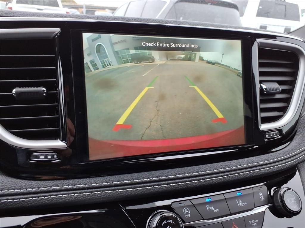 New 2026 Chrysler Pacifica Select image 16