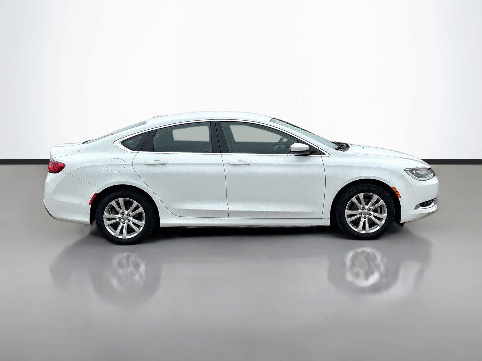 Used 2015 Chrysler 200 Limited w/ Convenience Group FWD image 16