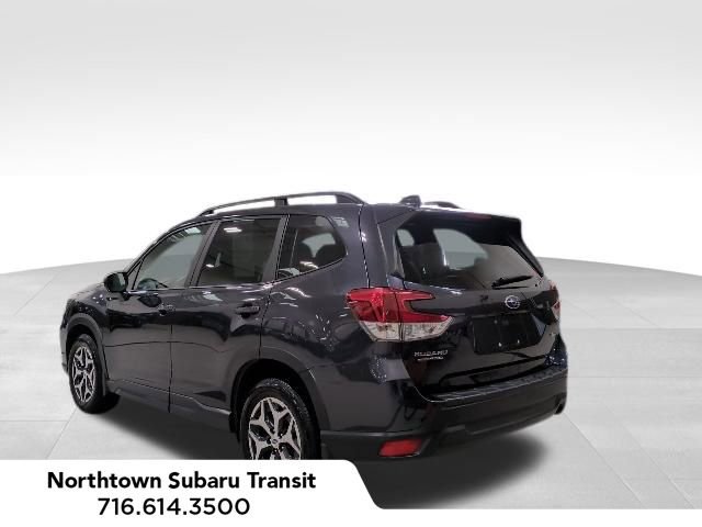 Used 2019 Subaru Forester Premium w/ All-Weather Package image 3