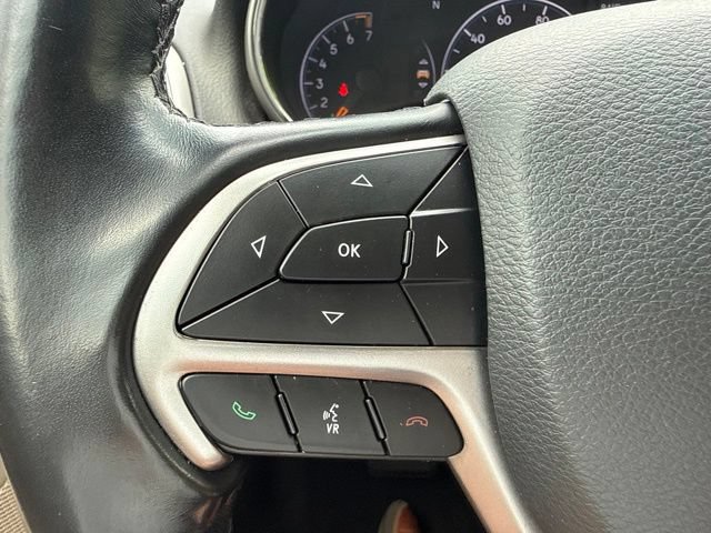 Used 2021 Jeep Grand Cherokee Laredo AWD/4WD image 16