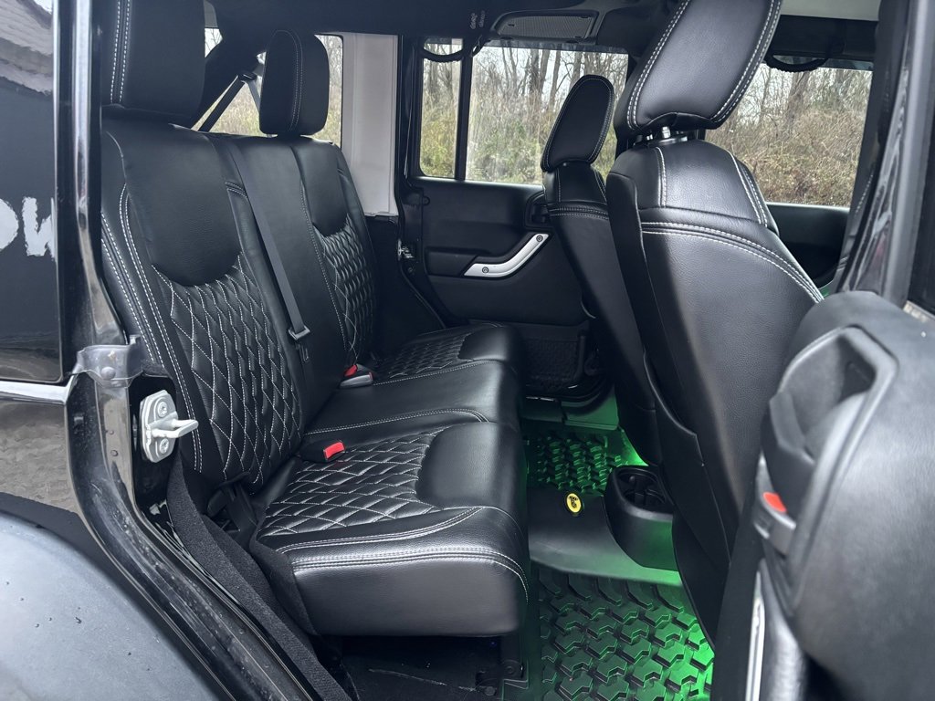 Used 2018 Jeep Wrangler Unlimited Rubicon w/ Cold Weather Group image 25