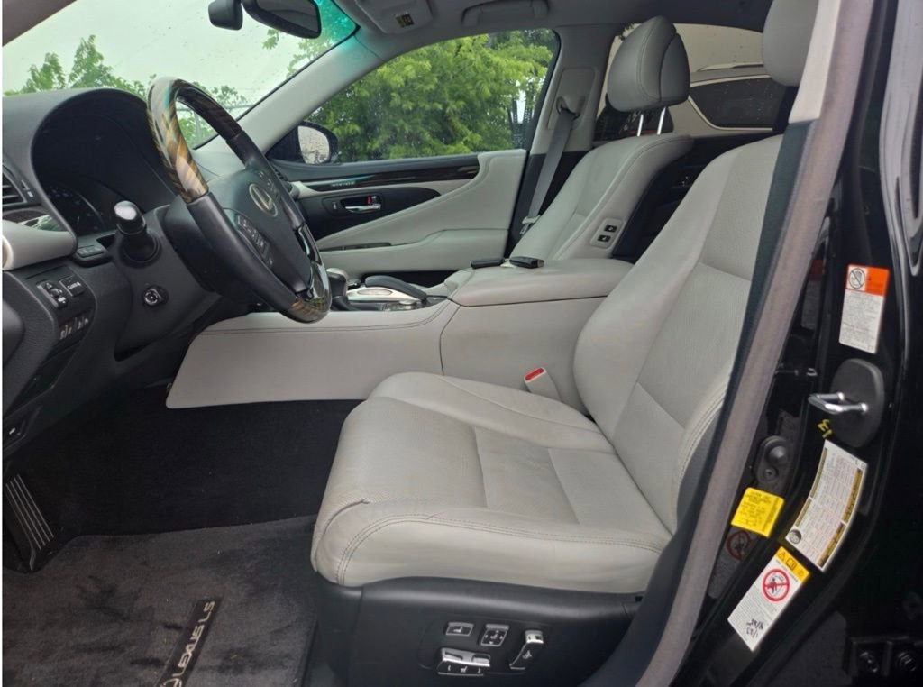 Used 2017 Lexus LS 460 RWD image 6