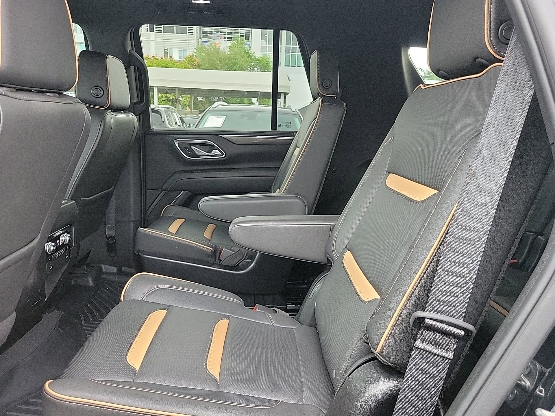 Used 2024 GMC Yukon AT4 w/ AT4 Premium Package image 20