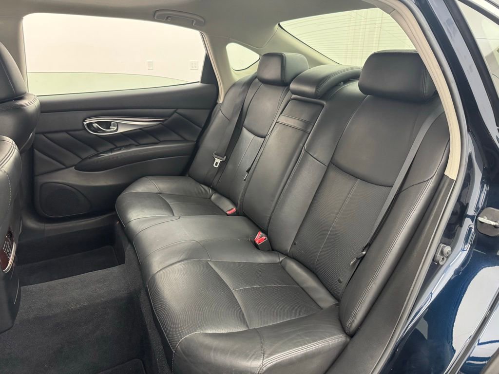 Used 2017 INFINITI Q70 L 3.7 image 39