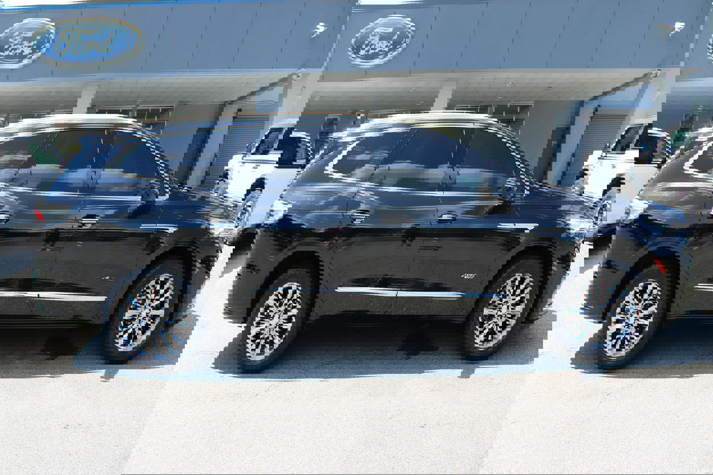 Used 2022 Buick Enclave Avenir w/ Avenir Technology Package image 2