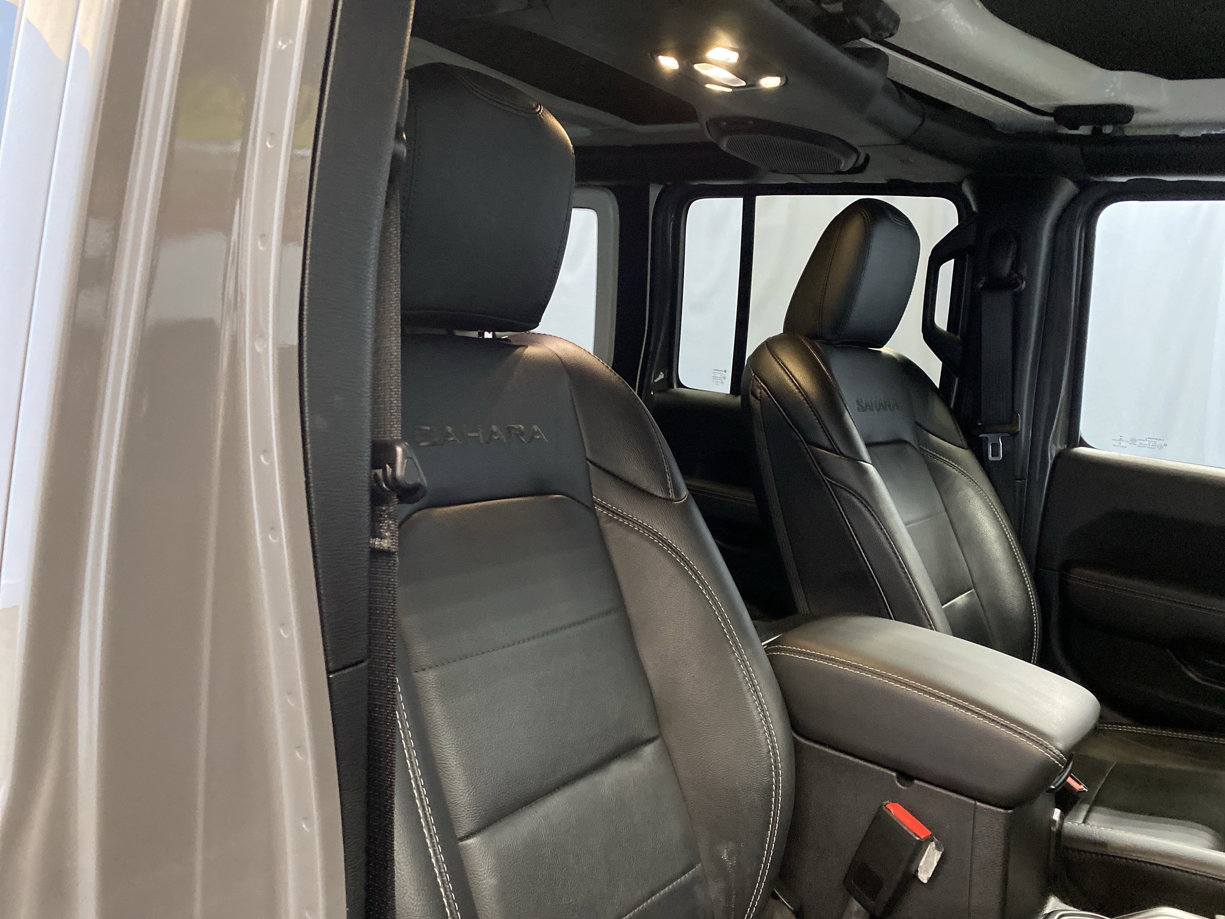 Used 2021 Jeep Wrangler Unlimited Sahara image 41