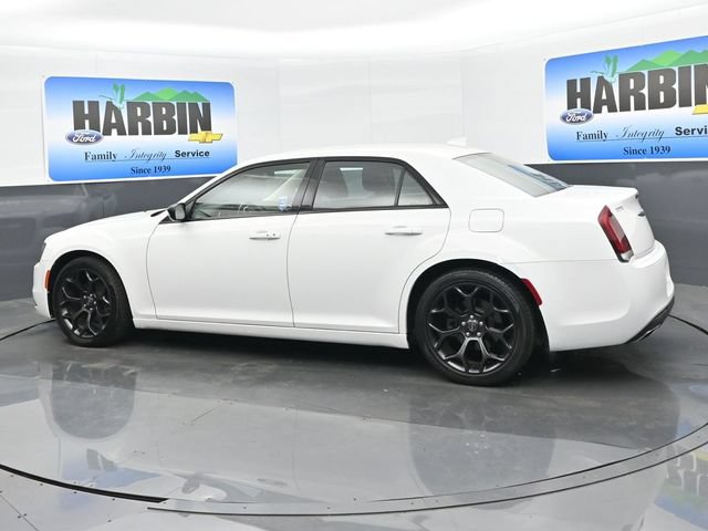Used 2019 Chrysler 300 Touring w/ Sport Appearance Package RWD image 3