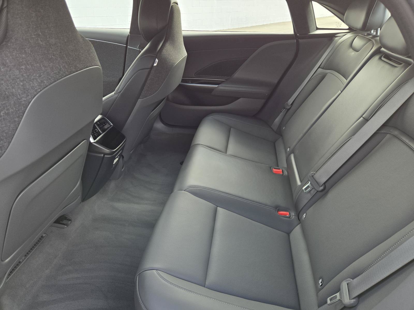 Used 2025 Lucid Air Pure RWD image 23