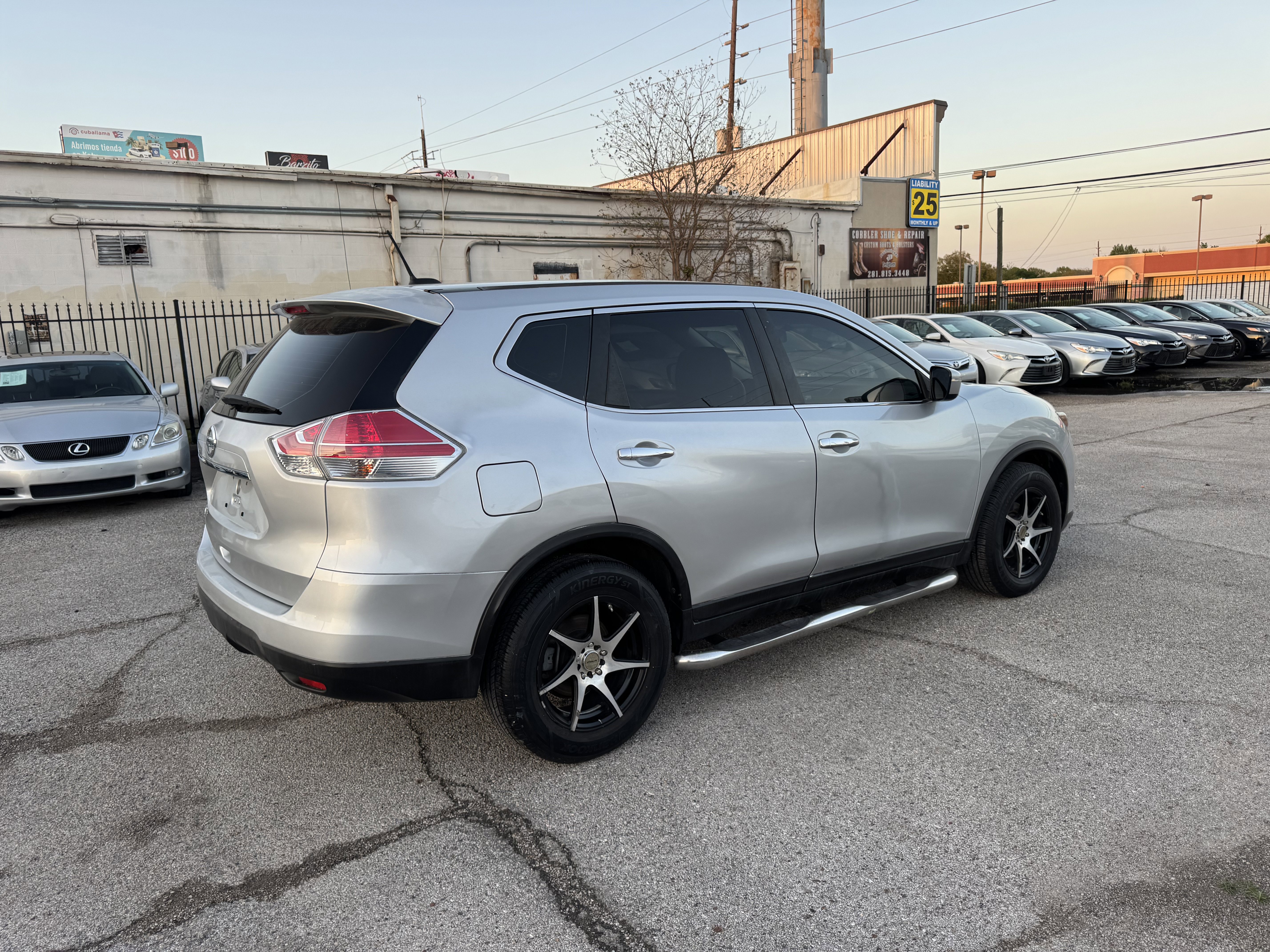 Used 2015 Nissan Rogue S image 4