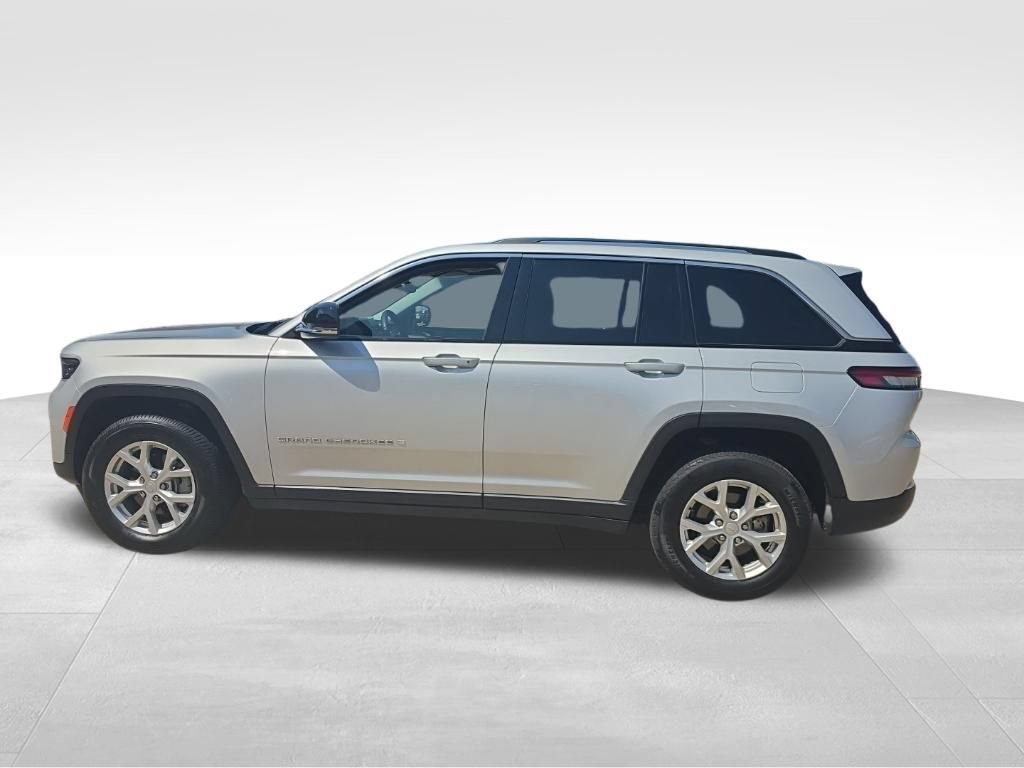 Used 2024 Jeep Grand Cherokee Limited RWD image 14