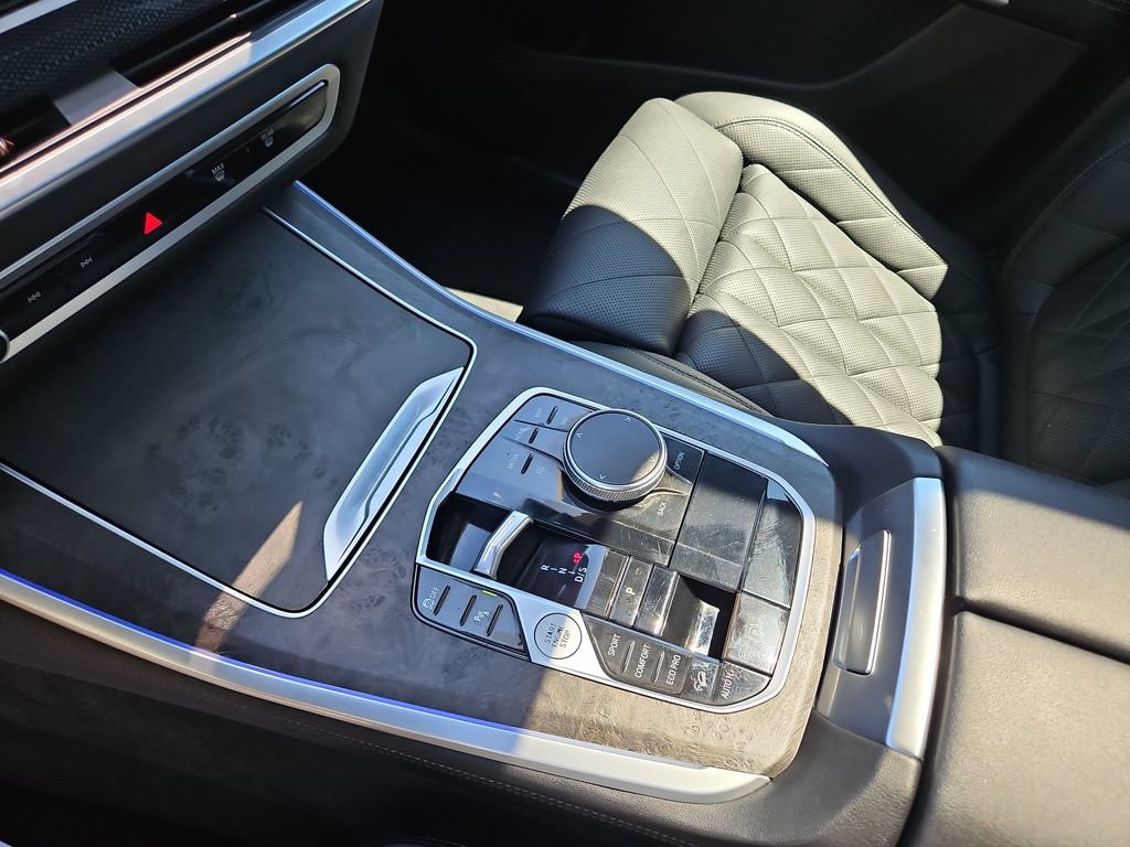 Used 2024 BMW X5 xDrive40i AWD/4WD image 25