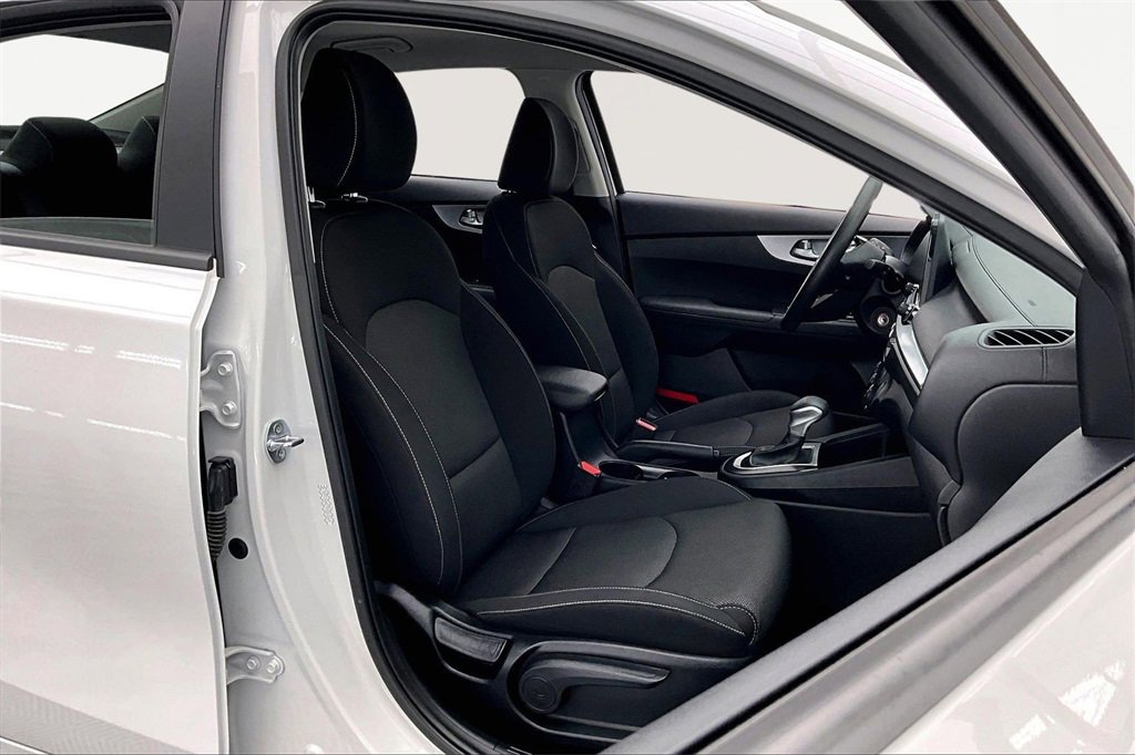 Used 2024 Kia Forte LXS w/ LXS Technology Package image 7