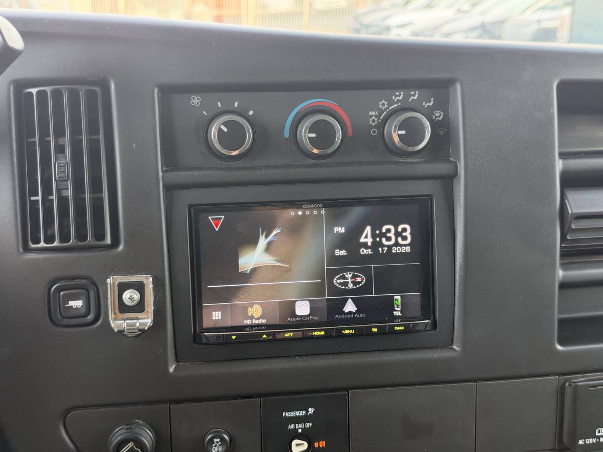 Used 2017 Chevrolet Express 2500 RWD image 12