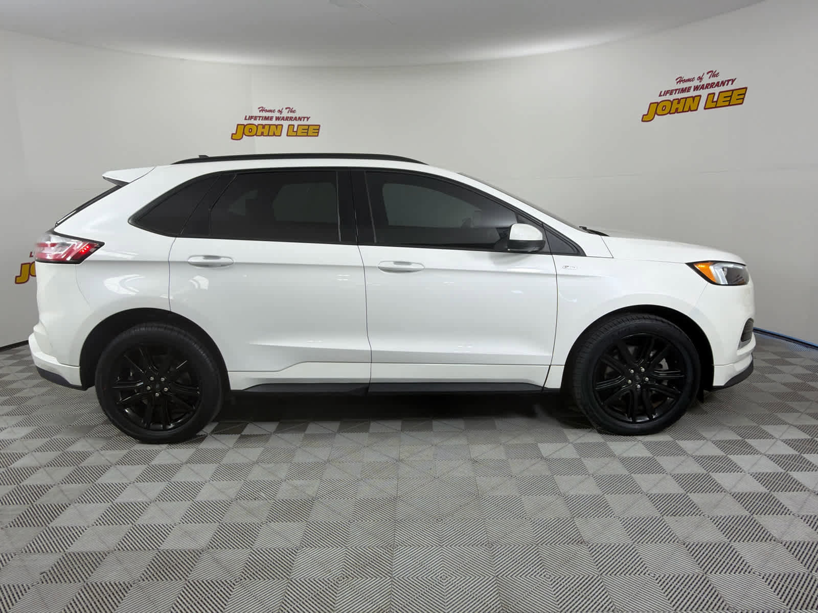 Used 2022 Ford Edge ST-Line w/ Class II Trailer Tow Package image 7
