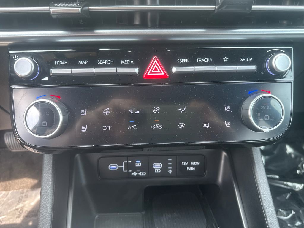 Used 2025 Hyundai Santa Cruz Limited AWD/4WD image 9