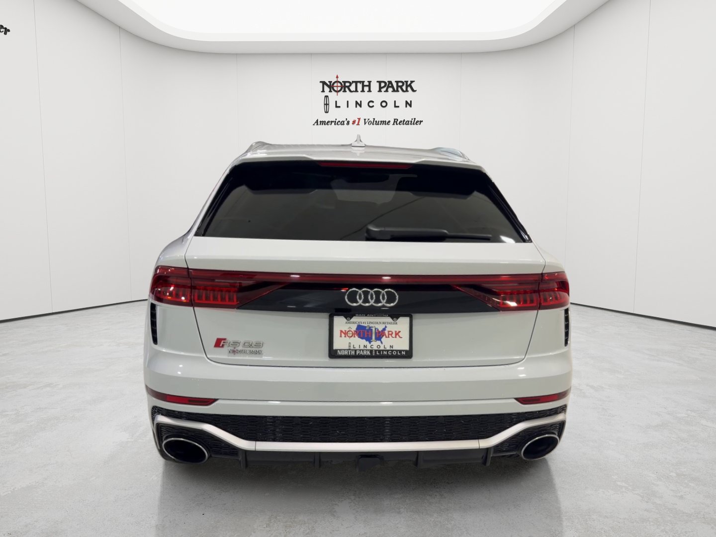 Used 2022 Audi RS Q8 AWD/4WD image 4