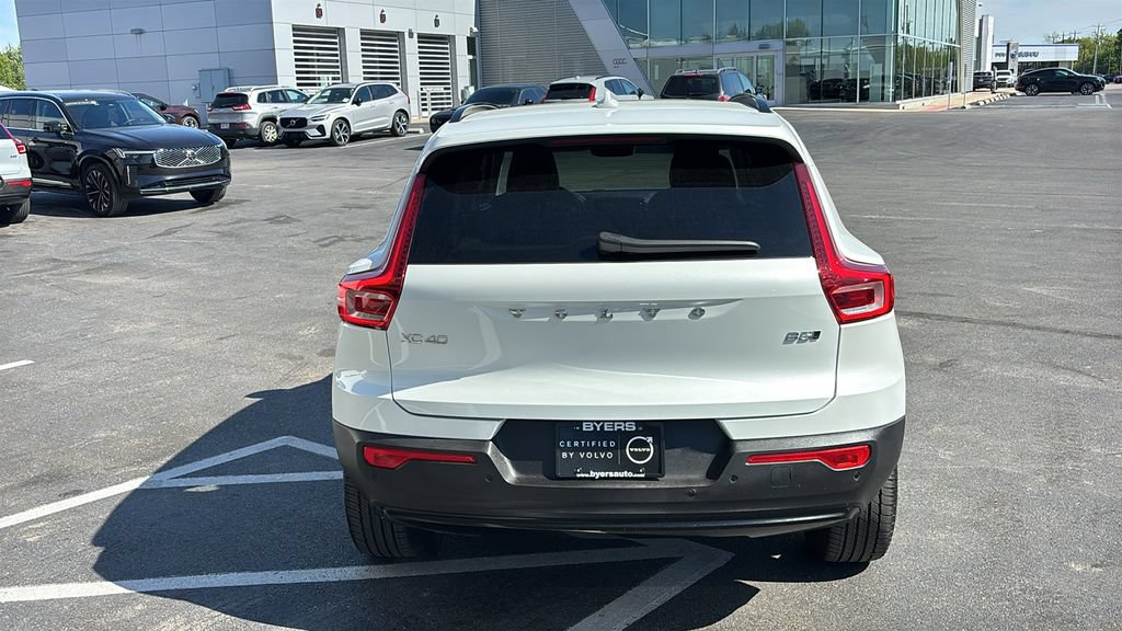 Certified 2026 Volvo XC40 B5 Plus AWD/4WD image 30
