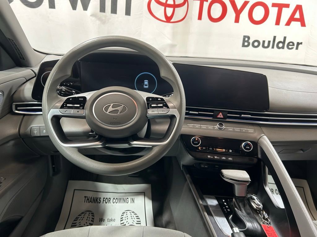 Used 2024 Hyundai Elantra SEL image 18