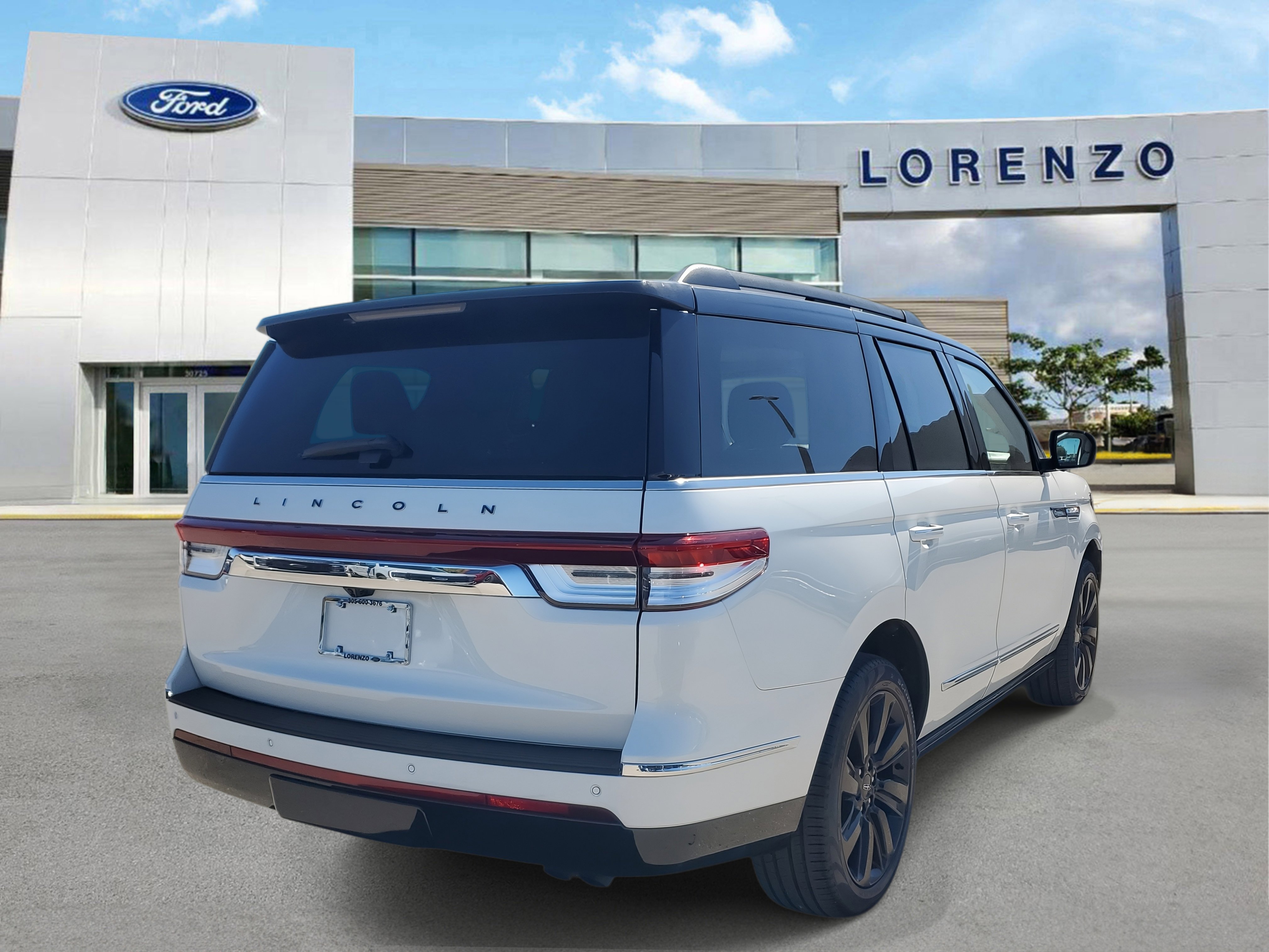 Used 2024 Lincoln Navigator Black Label image 5