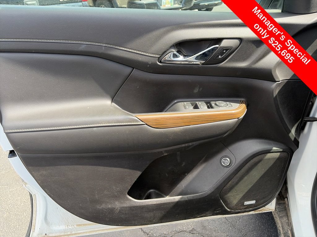 Used 2023 GMC Acadia SLE w/ Driver Convenience Package AWD/4WD image 17