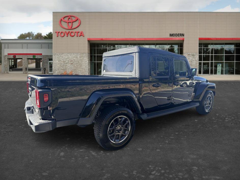 Used 2023 Jeep Gladiator Overland w/ Cold Weather Group AWD/4WD image 6