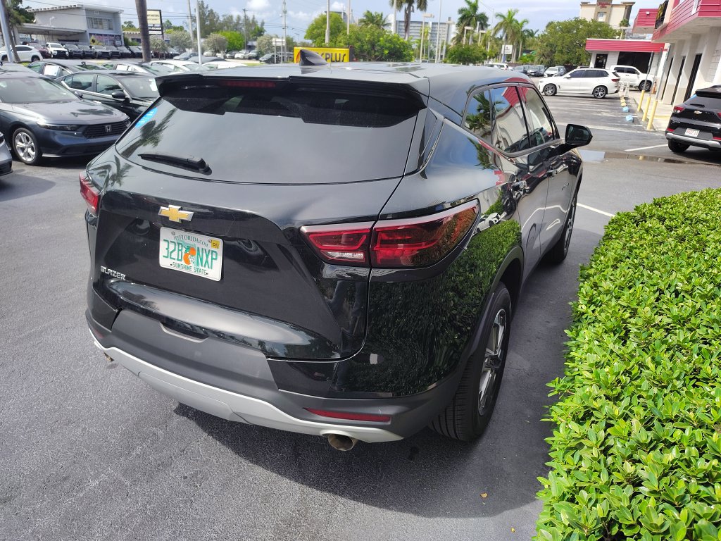 Used 2025 Chevrolet Blazer LT FWD image 7