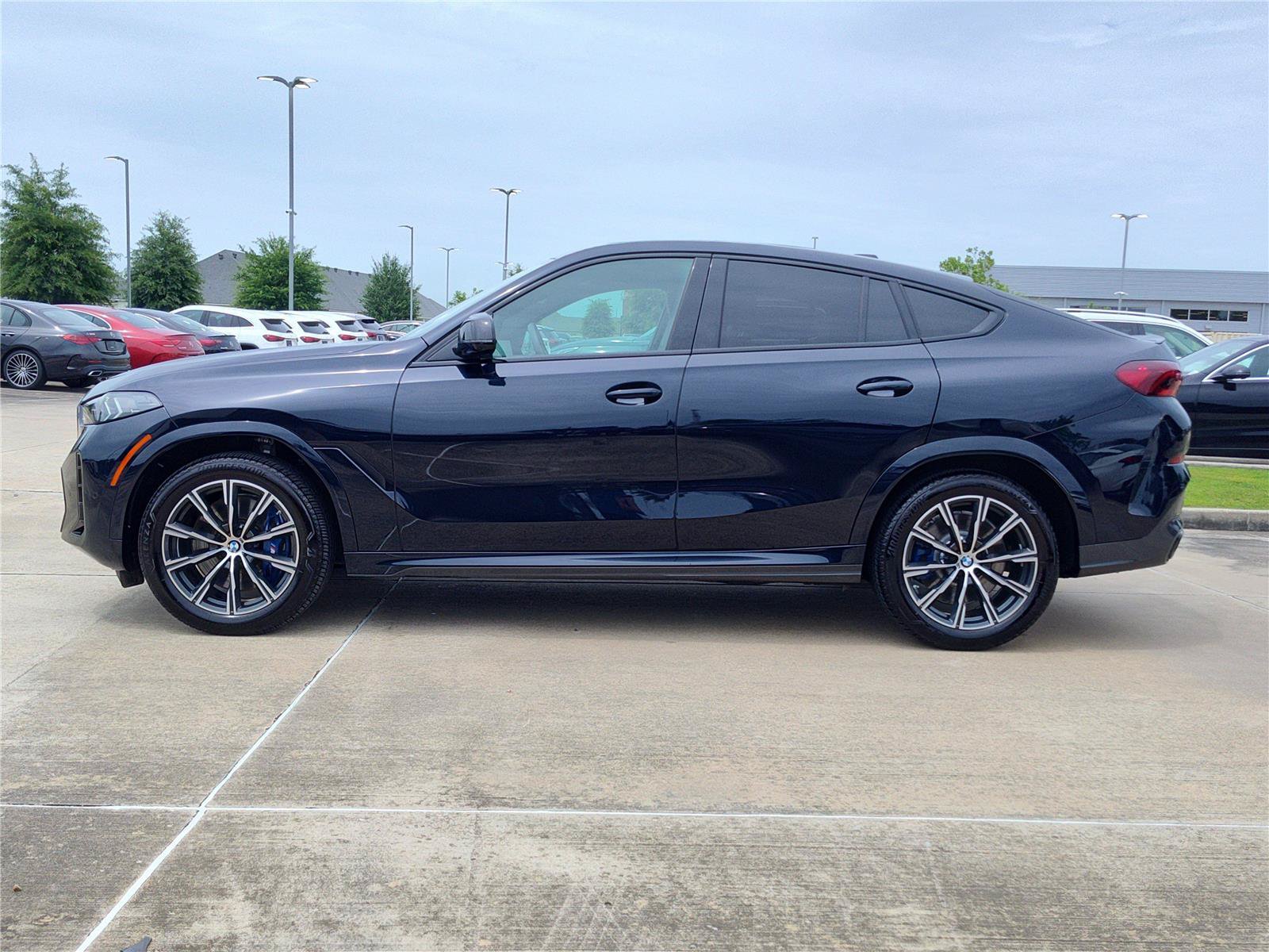Used 2026 BMW X6 M60i AWD/4WD image 3