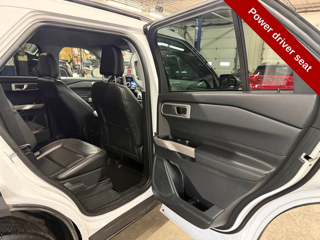 Used 2023 Ford Explorer XLT w/ Equipment Group 202A AWD/4WD image 37