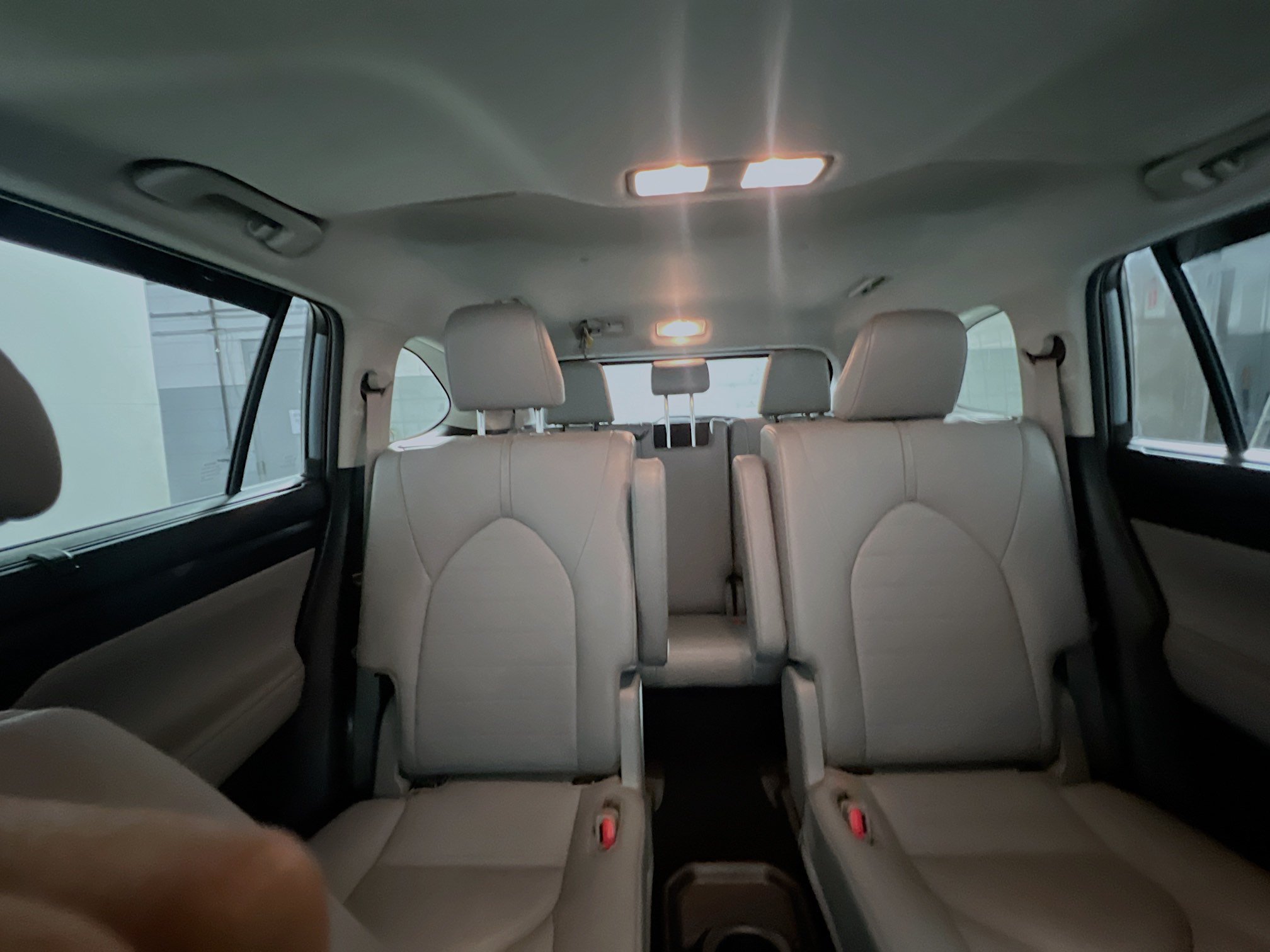 Used 2021 Toyota Highlander XLE FWD image 33