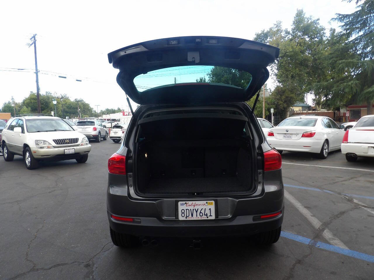 Used 2015 Volkswagen Tiguan SE image 10