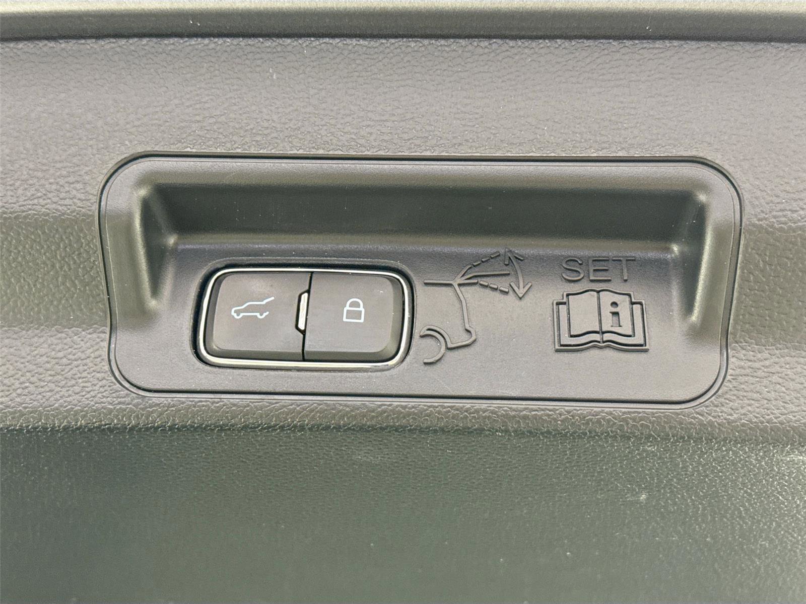 Used 2024 Ford Explorer XLT w/ Class IV Trailer Tow Package image 52