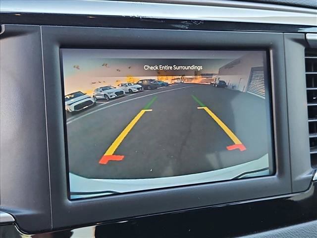Used 2023 Chrysler Voyager LX FWD image 13