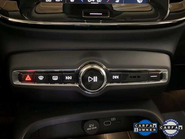 Used 2025 Volvo XC40 B5 Plus image 55